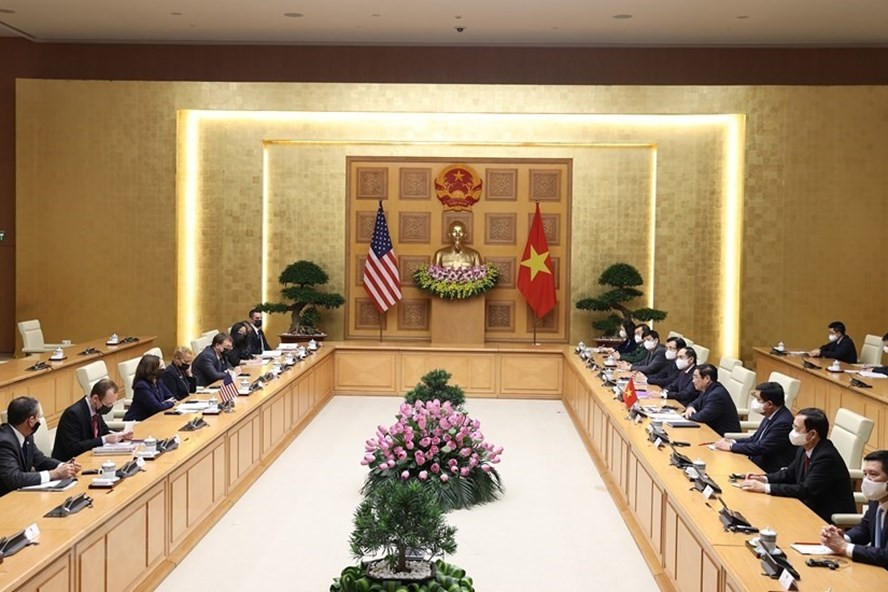 Phó Tổng thống Mỹ Kamala Harris thông báo, Mỹ viện trợ thêm cho Việt Nam 1 triệu liều vaccine Pfizer, nâng tổng số vaccine viện trợ cho Việt Nam lên 6 triệu liều. Ảnh: TTXVN