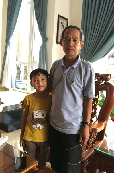 Chồng và con trai của dược sĩ Võ Thị Ngọc Duệ Chồng và con trai của dược sĩ Võ Thị Ngọc Duệ