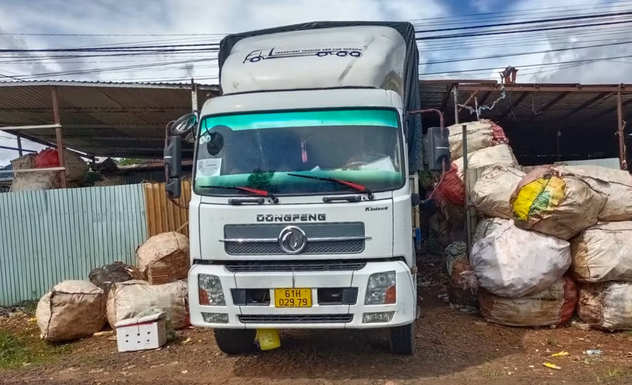 Phương tiện vi phạm bị xử phạt. Ảnh: Bá Bính