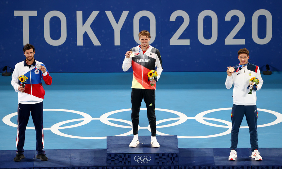 Zverev đem về cho đoàn Đức chiếc HCV môn quần vợt. Ảnh: Reuters  Zverev đem về cho đoàn Đức chiếc HCV môn quần vợt. Ảnh: Reuters