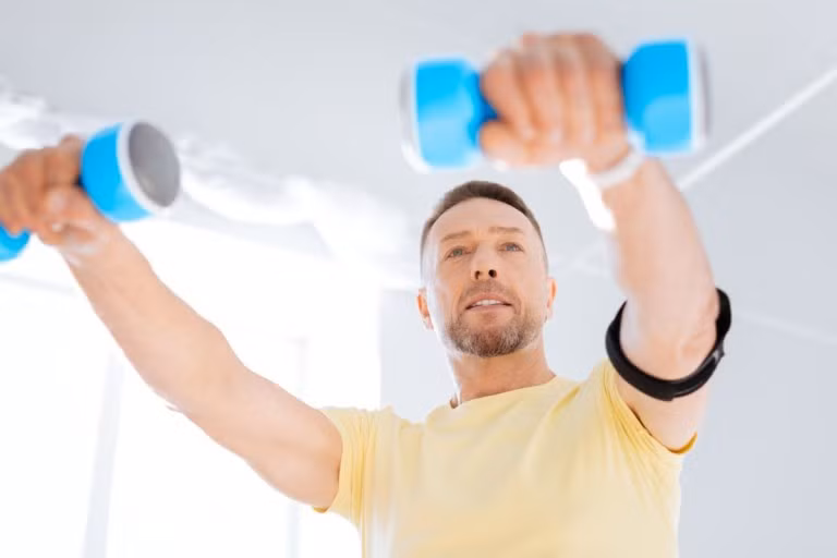 Các nghiên cứu cho rằng mỗi người phải tập thể dục thường xuyên hằng ngày từ 30 đến 45 phút để giữ sức khỏe và giảm nguy cơ mắc các bệnh mạn tính. Ảnh minh họa: Shuttertock