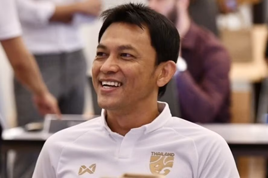 Tawan Sripan là huyền thoại của tuyển Thái Lan và được đánh giá là ứng viên dẫn dắt Voi chiến trong tương lai. Ảnh: Siam Sport.