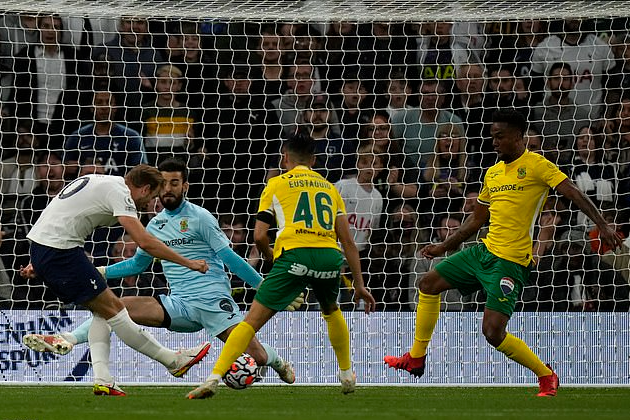 Harry Kane trở lại và lợi hại như xưa