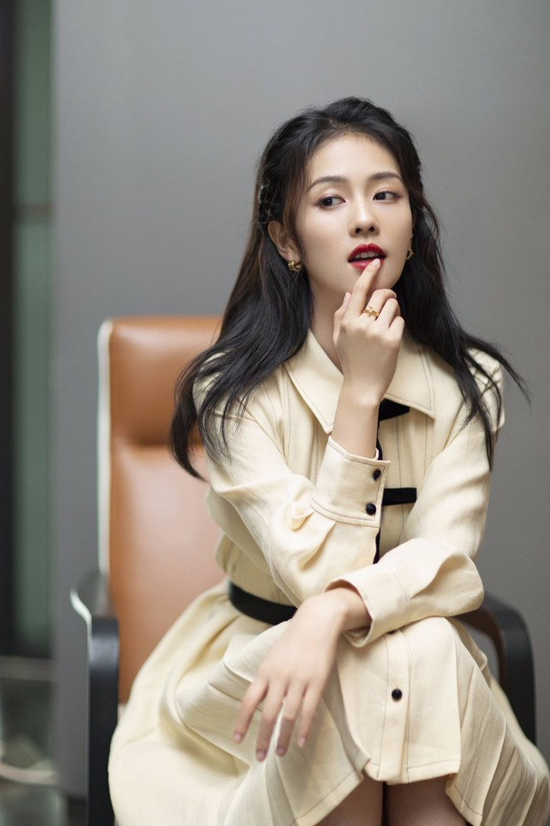 Bạch Lộc sinh năm 1994. Cô được biết đến là 