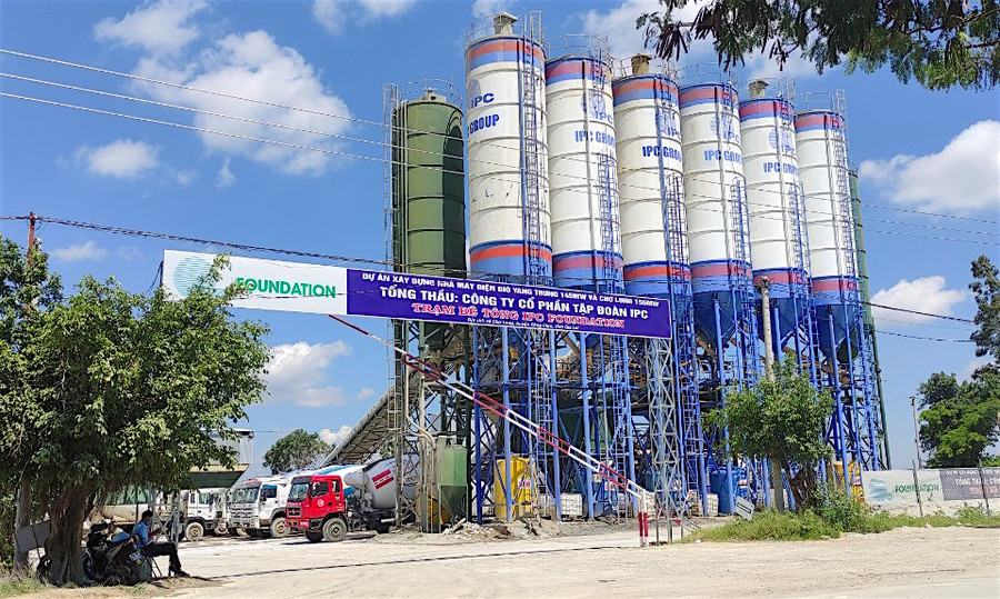 Trạm bê tông Dự án điện gió Chơ Long (xã Chơ Long, huyện Kông Chro)-nơi các công dân vi phạm đến làm việc. Ảnh: Mộc Trà