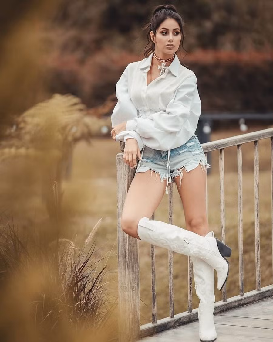 Người đẹp được gia đình tạo điều kiện tiếp xúc với nghệ thuật từ sớm. Khi còn là một đứa trẻ, cô đã tham gia nhiều cuộc thi hát, các lớp học thanh nhạc, là thành viên của dàn hợp xướng trong 6 năm, diễn kịch, học khiêu vũ…Ảnh: Instagram NV