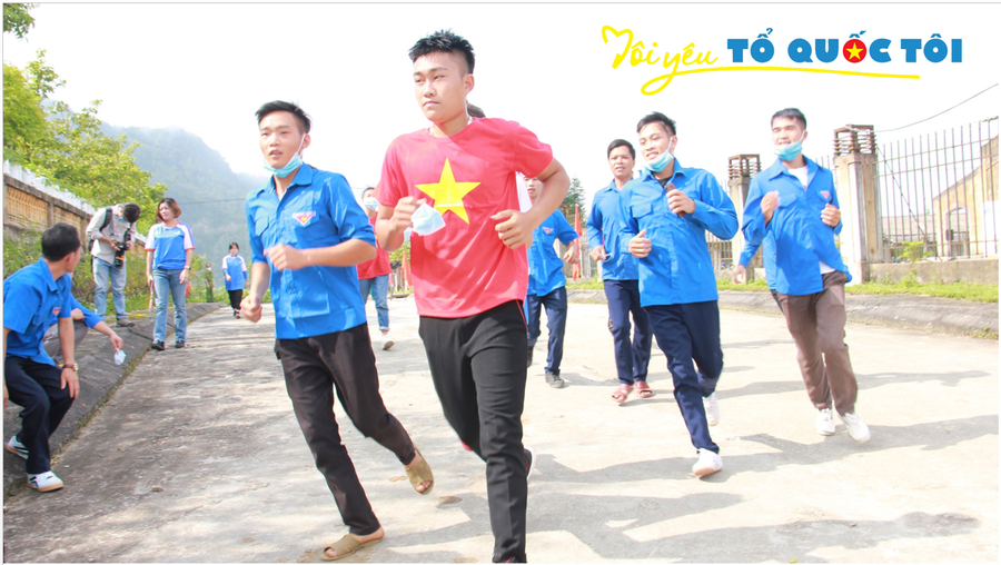 Thanh niên tham gia chạy bộ trong chương trình “Những bước chân vì cộng đồng” được tổ chức tại Hà Giang năm 2020. Ảnh: Đăng Hải
