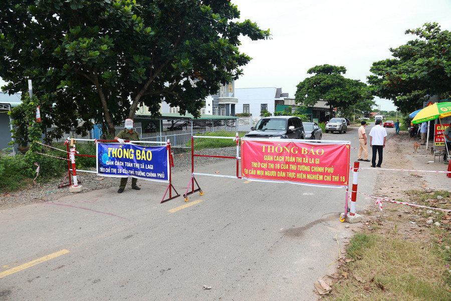 Siết chặt giãn cách xã hội theo Chỉ thị 16 tăng cường tại TX.La Gi từ 0 giờ ngày 27.8 - ẢNH: ĐÌNH DUY