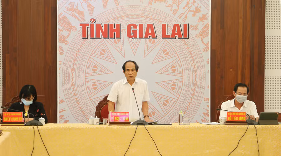  Chủ tịch UBND tỉnh Võ Ngọc Thành phát biểu tại hội nghị. Ảnh: Quang Tấn