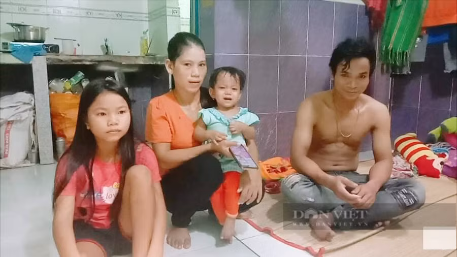 Gia đình chị Kpuih Pial, làng Neh, xã Ia Din, huyện Đức Cơ (Gia Lai) đang mắc kẹt BÌnh Dương. Ảnh: NVCC.