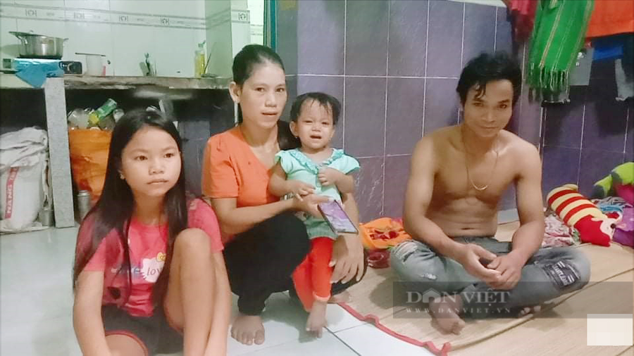 Gia đình chị Kpuih Pial, làng Neh, xã Ia Din, huyện Đức Cơ (Gia Lai) đang mắc kẹt BÌnh Dương. Ảnh: NVCC.