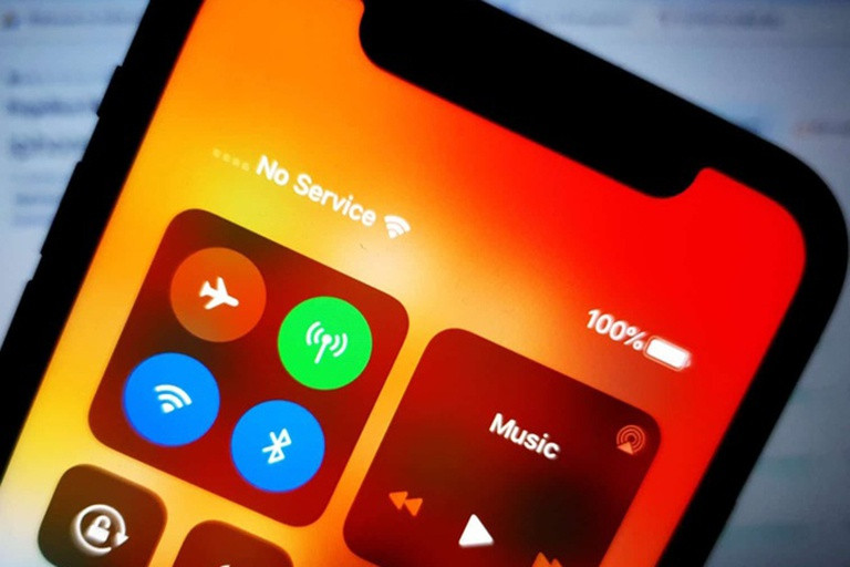 Sự cố “No Services” xảy ra với một số iPhone sau khi cập nhật lên iOS 14.7.1. Ảnh chụp màn hình