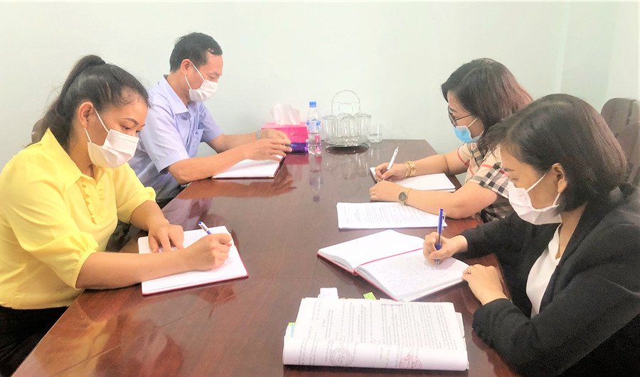  Cán bộ Ủy ban Kiểm tra Huyện ủy Chư Păh họp triển khai nhiệm vụ công tác. Ảnh: Hà Tây