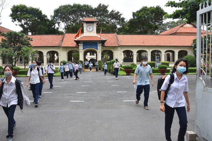 Thí sinh TP HCM dự thi tốt nghiệp THPT đợt 1. (Ảnh: NLĐO)