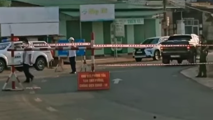 Huyện Hoài Ân phong tỏa nhiều khu vực sau khi phát hiện 20 trường hợp dương tính SARS-CoV-2 ở xã Ân Tường Tây. Huyện Hoài Ân phong tỏa nhiều khu vực sau khi phát hiện 20 trường hợp dương tính SARS-CoV-2 ở xã Ân Tường Tây