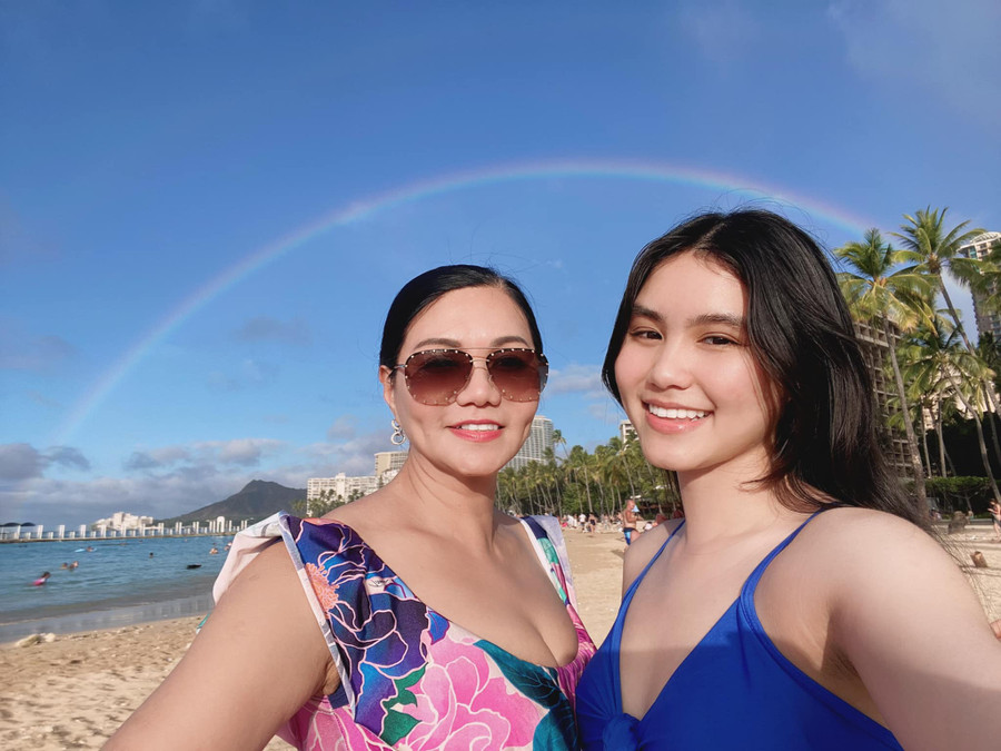 Dù ở độ tuổi thiếu niên, Hà Tiên vẫn gây ấn tượng với vẻ ngoài thanh tú và sắc sảo. Ảnh: FBNV