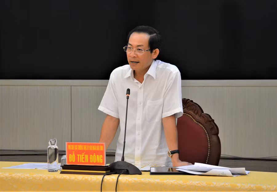  Phó Chủ tịch Thường trực UBND tỉnh Đỗ Tiến Đông phát biểu tại cuộc họp. Ảnh: Phương Linh
