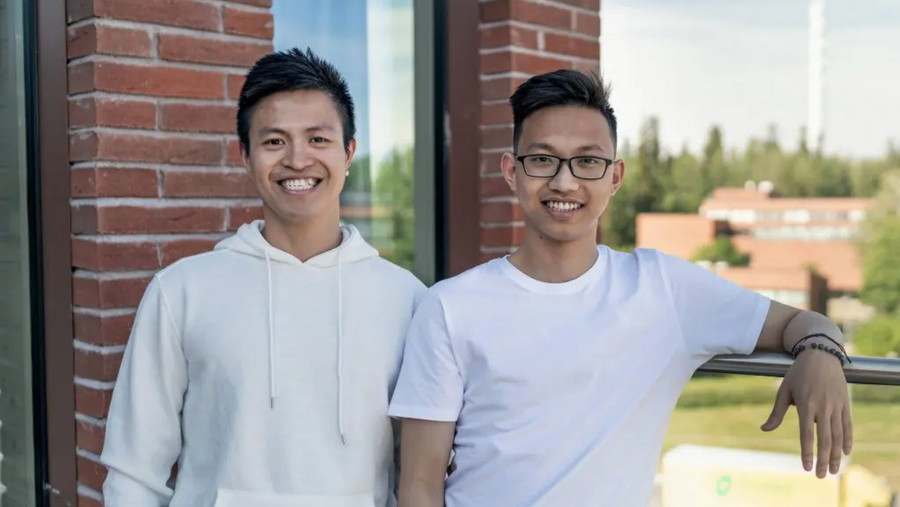 Trần Bảo Khánh (trái) và Chu Hoàng Sơn, hai nhà sáng lập của thương hiệu giày Rens. Ảnh: Chụp màn hình Entrepreneurs of finland