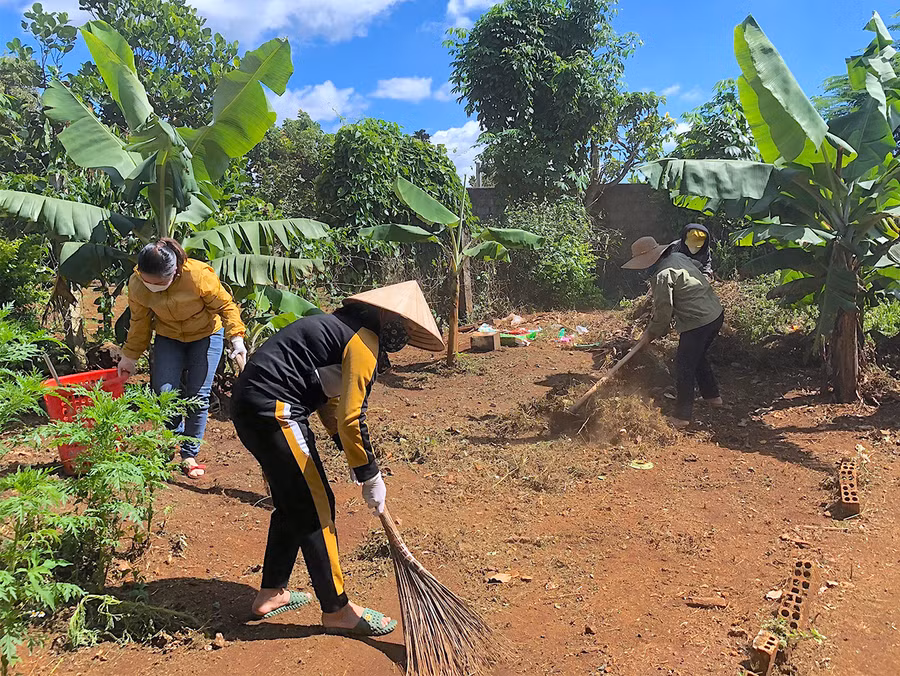 Đến thời điểm này, công tác dọn vệ sinh trường lớp của các cơ sở giáo dục ở huyện Ia Grai đã gần như hoàn tất. Ảnh: Hoành Sơn Đến thời điểm này, công tác dọn vệ sinh trường lớp của các cơ sở giáo dục ở huyện Ia Grai đã gần như hoàn tất. Ảnh: Hoành Sơn