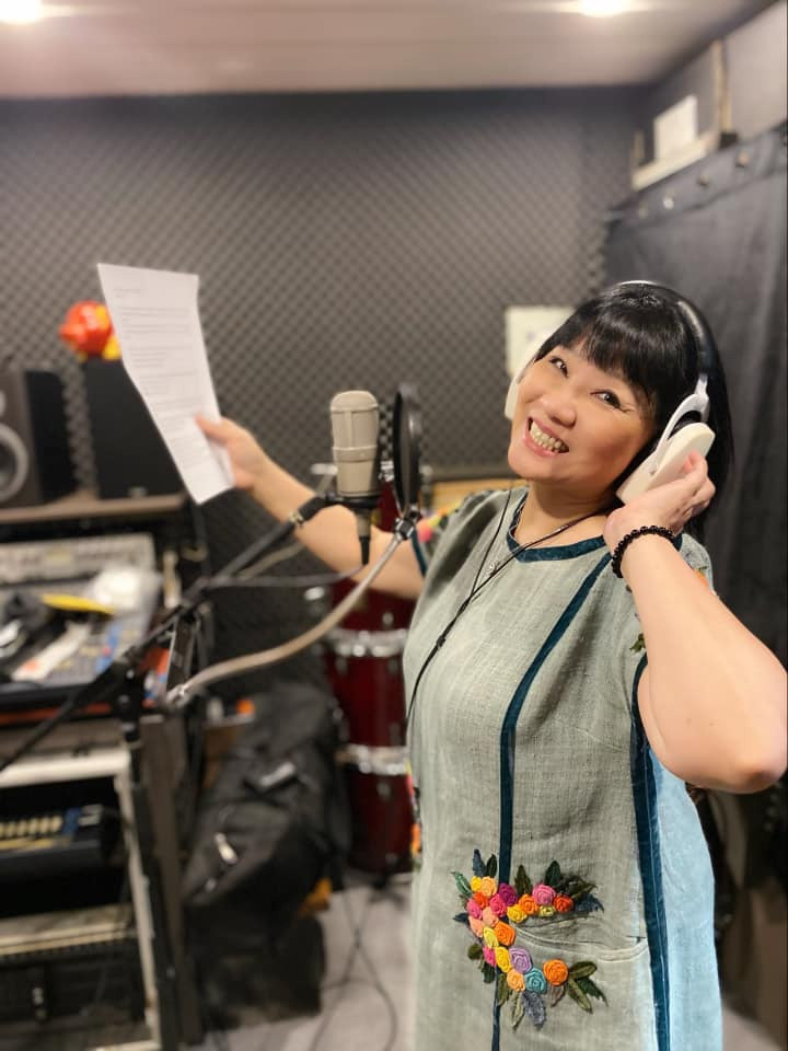 Hình ảnh rạng rỡ được ca sĩ Cẩm Vân chia sẻ trên Facebook kèm dòng trạng thái phủ nhận tin đồn qua đời. Ảnh: FBNV