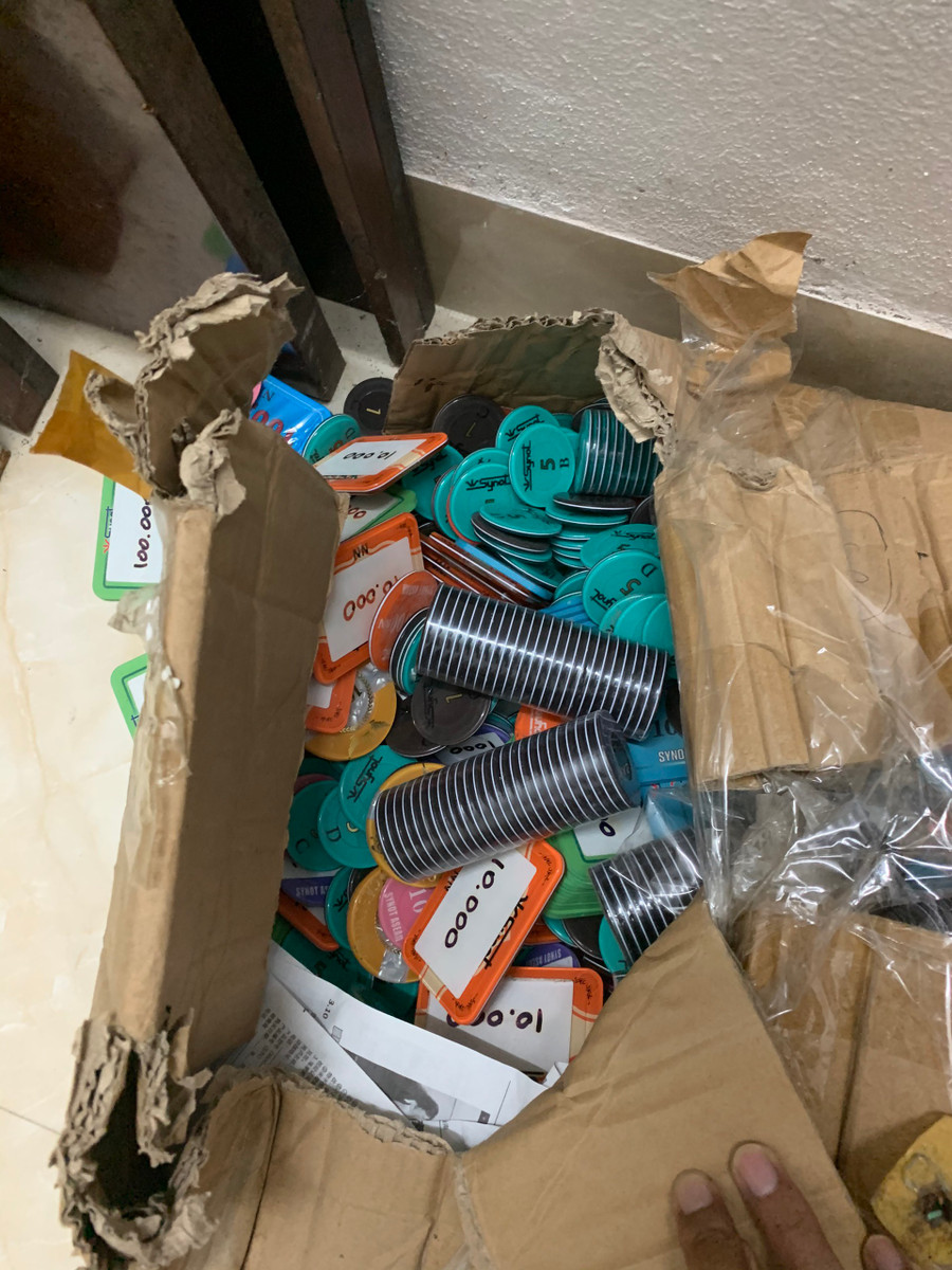  Số thẻ quy đổi tiền để đánh bạc - Ảnh: Nguyễn Tú