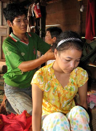 Siu Blom và anh Đinh Kring. Ảnh: Cao Nguyên Siu Blom và anh Đinh Kring. Ảnh: Cao Nguyên