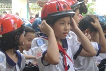 Luật Giao thông đường bộ (sửa đổi) có hiệu lực từ 1-7-2009 Luật Giao thông đường bộ (sửa đổi) có hiệu lực từ 1-7-2009