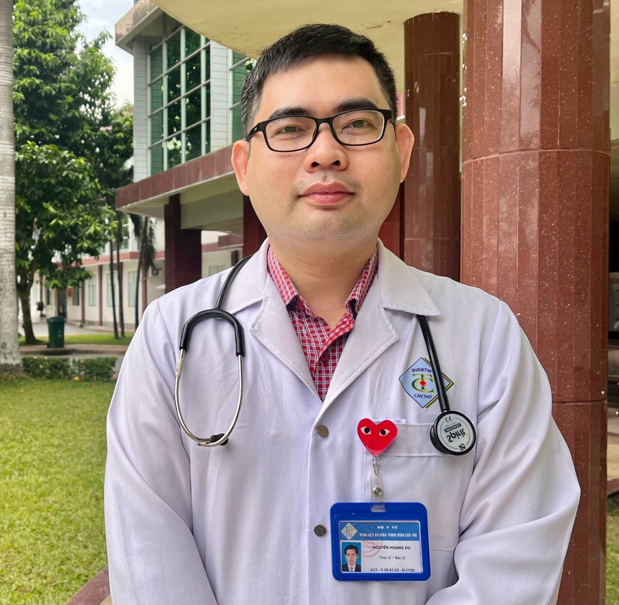 Bác sĩ Nguyễn Hoàng Du. Ảnh: Đình Tuyển