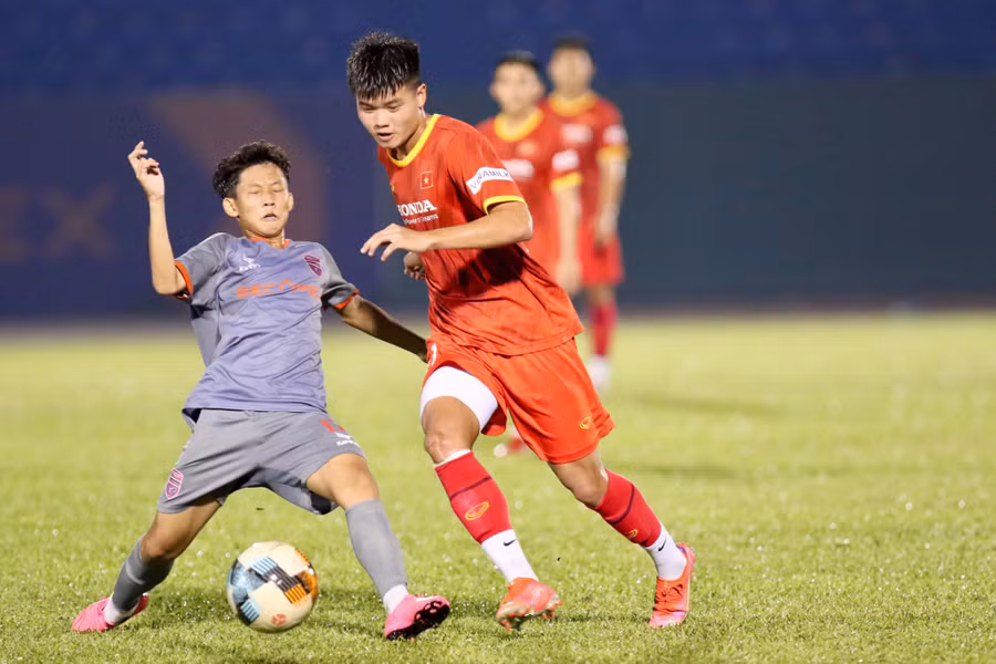 Các cầu thủ U.23 Việt Nam trong trận thắng U.19 Bình Dương 3-0. Ảnh: Khả Hòa