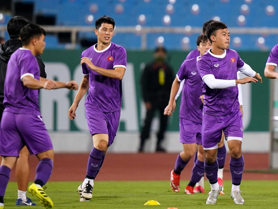 Người hâm mộ hy vọng sớm thấy lại nụ cười Đình Trọng. Ảnh: Minh Tú