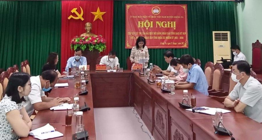 Quang cảnh Hội nghị tiếp xúc cử tri với đại biểu HĐND tỉnh sau kỳ họp thứ Tư, HĐND tinh khóa XII (nhiệm kỳ 2021-2026). Ảnh: Ngọc Anh