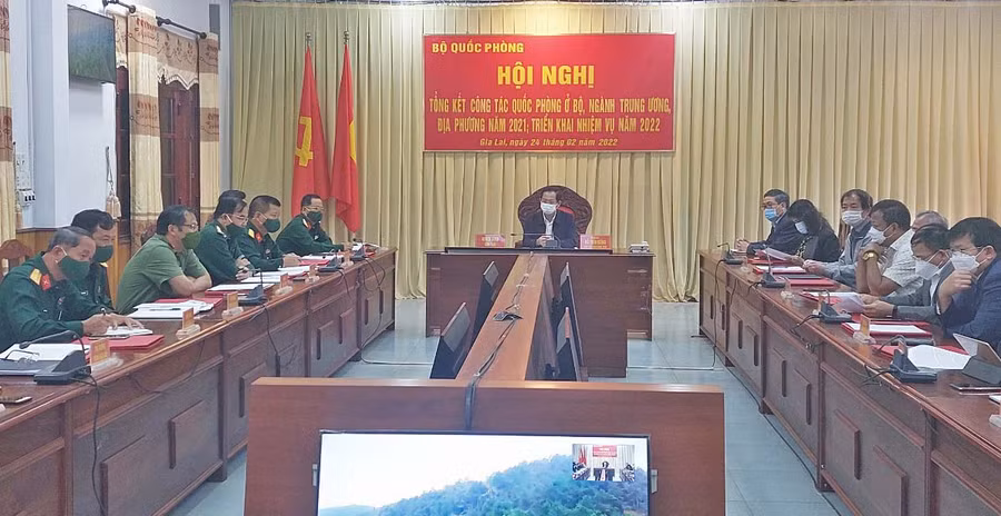 Phó Chủ tịch Thường trực UBND tỉnh Đỗ Tiến Đông chủ trì tại điểm cầu Gia Lai. Ảnh: Vĩnh Hoàng