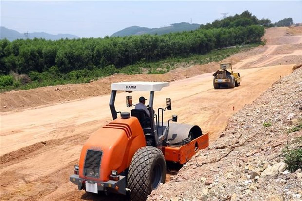 Công trường thi công cao tốc Bắc-Nam. Ảnh: Huy Hùng/TTXVN Công trường thi công cao tốc Bắc-Nam. Ảnh: Huy Hùng/TTXVN