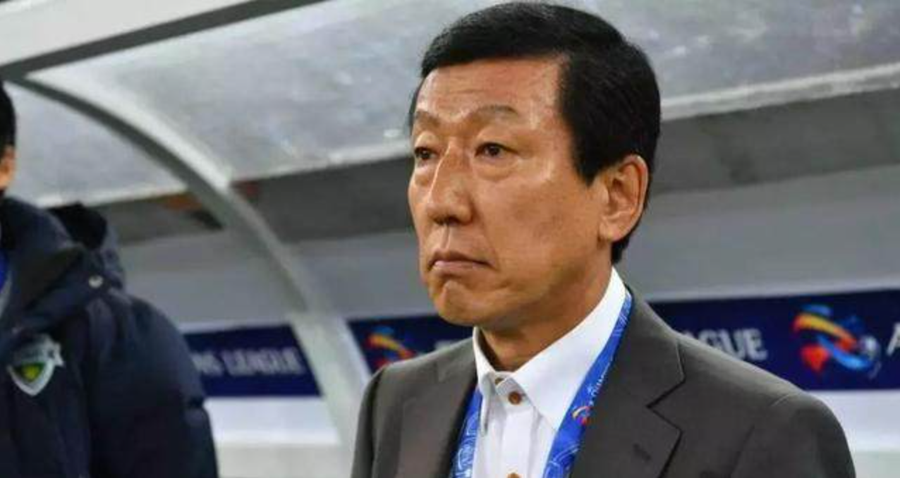 HLV người Hàn Quốc Cui Kangxi rất thành công ở bóng đá Trung Quốc. Ảnh chụp màn hình HLV người Hàn Quốc Cui Kangxi rất thành công ở bóng đá Trung Quốc. Ảnh chụp màn hình