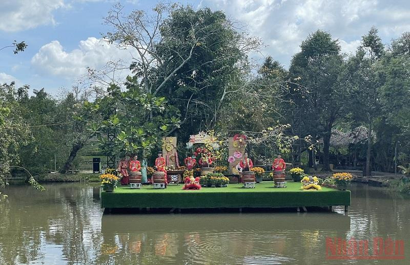  Các hoạt động biểu diễn múa lân phục vụ du khách tại Khu Du lịch Lung Cột Cầu trong những ngày Tết.