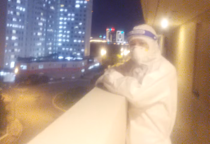 Đêm về là khoảng thời gian điều dưỡng Nhung nhớ con da diết.