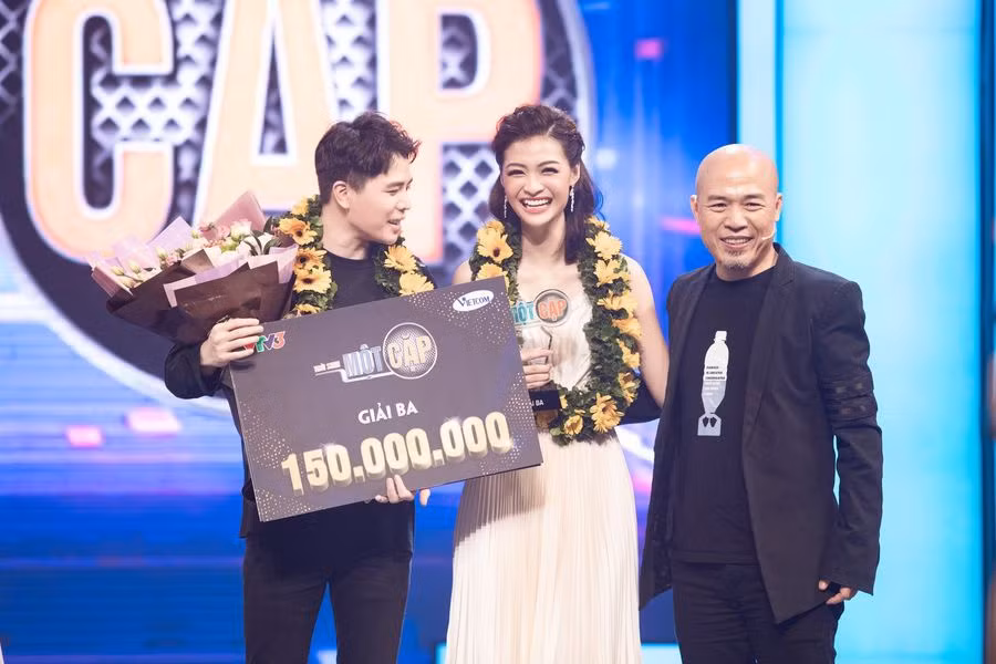 Ngoài lợi thế với nhan sắc, Kiều Loan còn sở hữu một giọng hát tốt. Vì vậy, khi tham gia Trời sinh một cặp mùa thứ 4, cô đã giành được giải Á quân 2, đồng thời cũng để lại nhiều ấn tượng cho công chúng. Ảnh: NVCC