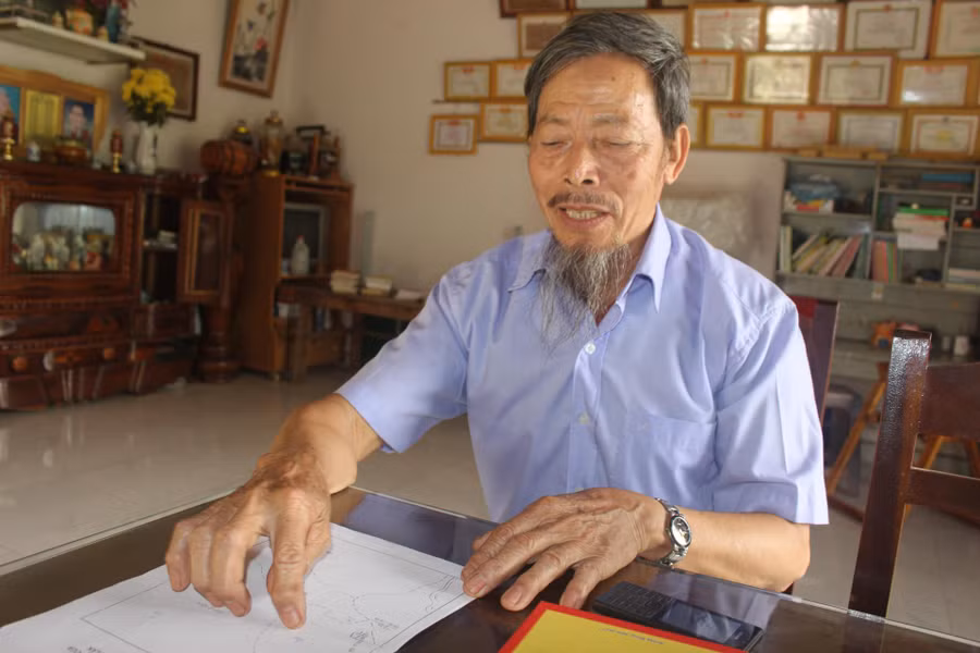 Ông Nguyễn Văn Đễ kể lại một số trận đánh của Đội du kích xã Khuê Ngọc Điền.