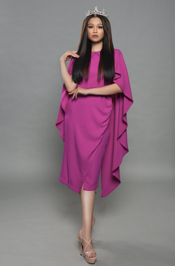 Trần Hoài Phương hiện đang sinh sống và học tập tại TP.HCM cùng gia đình. Người đẹp là sinh viên ngành quan hệ công chúng truyền thông, Trường đại học Kinh tế Tài chính UEF. Ảnh: Huy Trần