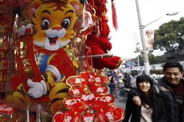 Người dân một số nước Châu Á chào đón Tết Nguyên đán bằng những món ăn truyền thống mang ý nghĩa may mắn. Ảnh: Tân Hoa Xã Người dân một số nước Châu Á chào đón Tết Nguyên đán bằng những món ăn truyền thống mang ý nghĩa may mắn. Ảnh: Tân Hoa Xã