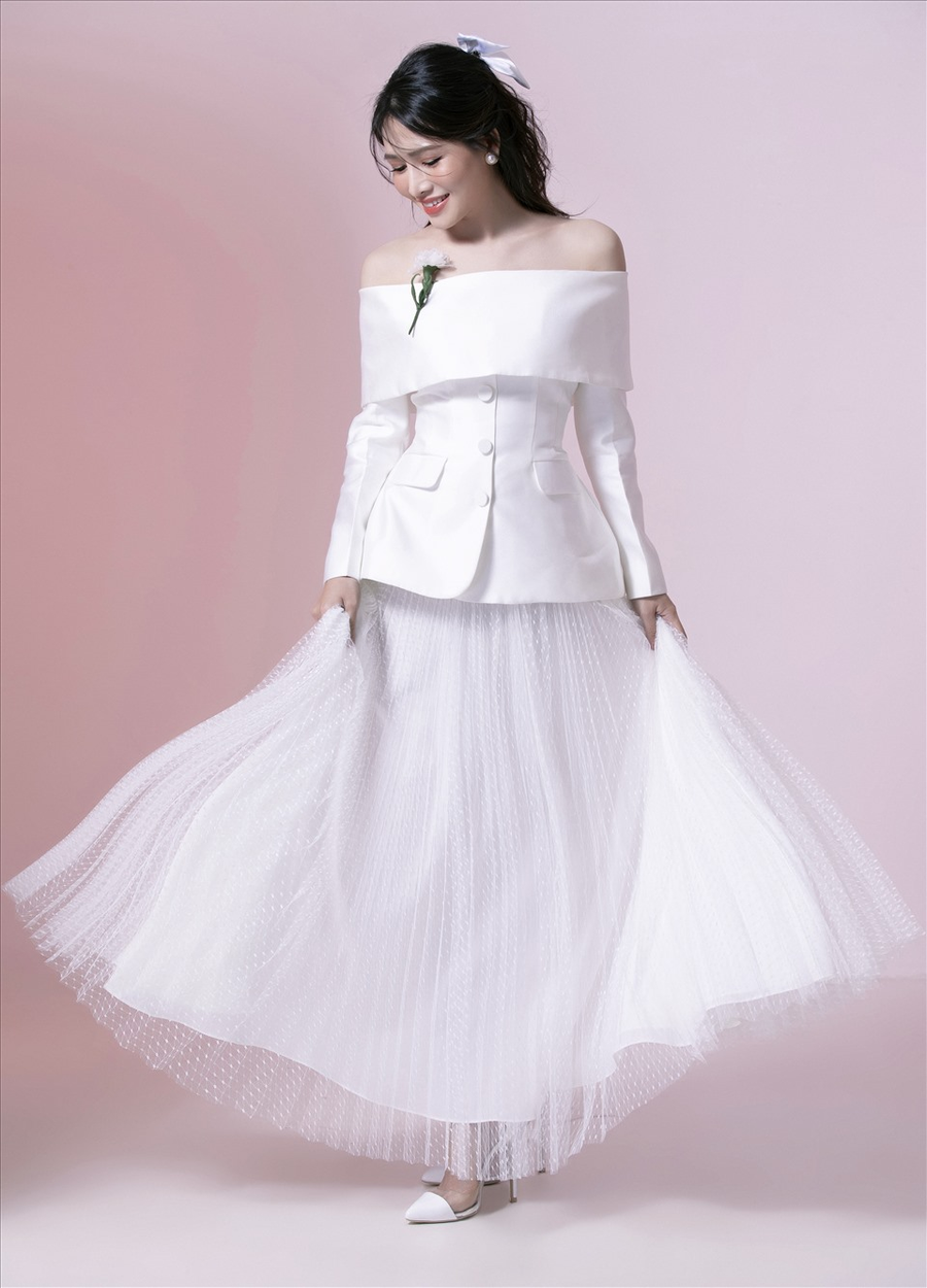 Hiện Văn Phượng vẫn được xem là một trong những nữ diễn viên nổi bật của truyền hình phía Nam. Hiện Văn Phượng vẫn được xem là một trong những nữ diễn viên nổi bật của truyền hình phía Nam.