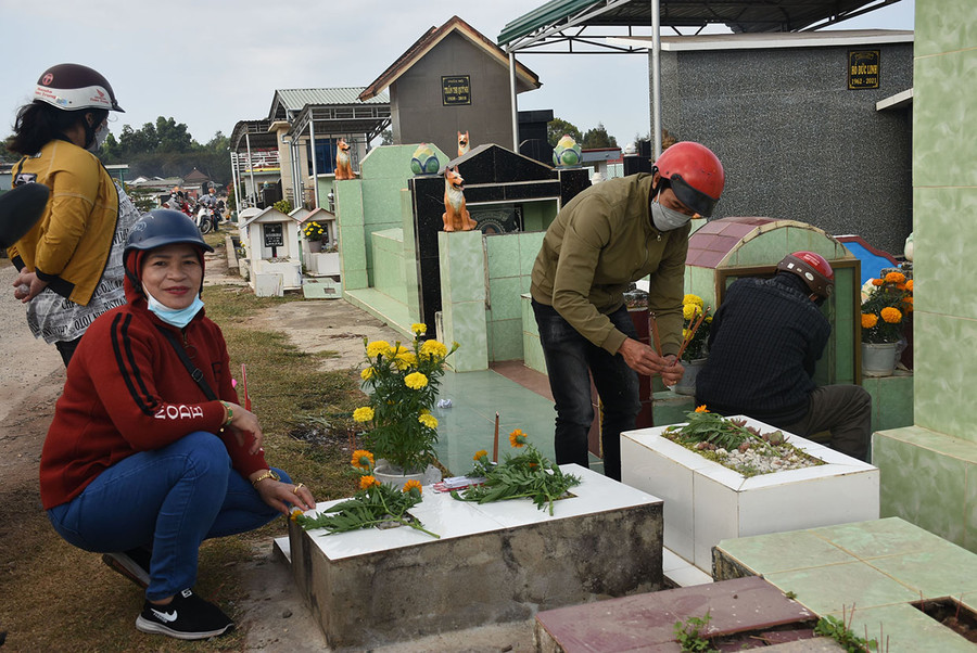  Tết là dịp để mọi người nhớ về cuội nguồn. Ảnh: Hà Phương