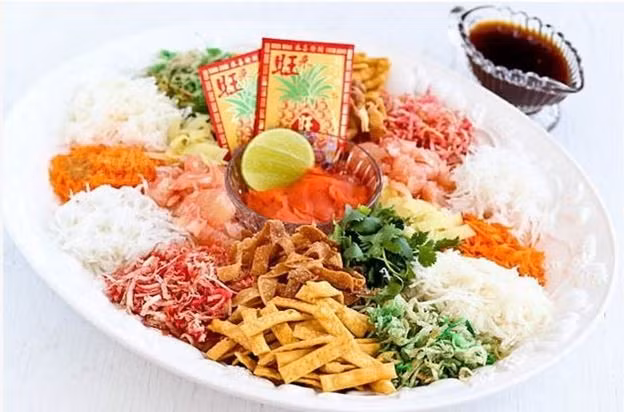 Nộm Yeesang là món ăn năm mới của người Malaysia và Singapore. Ảnh: Malaysianchinesekitchen