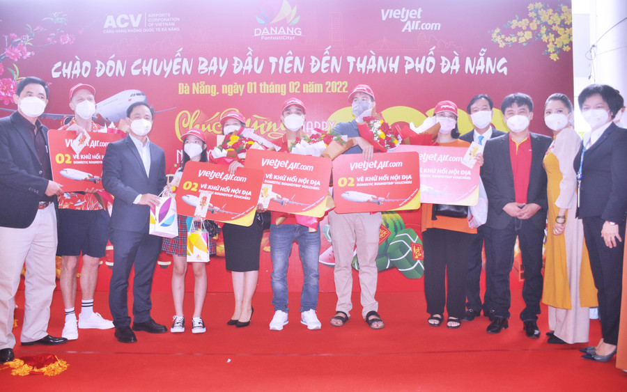 Du khách may mắn được tặng vé máy bay khứ hồi khi đến Đà Nẵng dịp này.