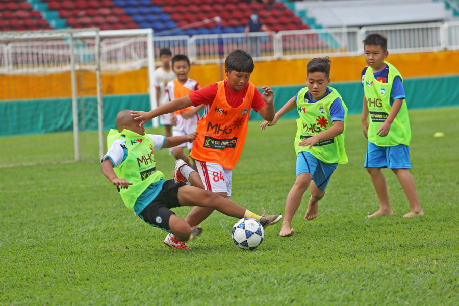 Các thí sinh đã thể hiện lối chơi nhiệt huyết trong các màn thi đấu đối kháng. Ảnh: Văn Ngọc