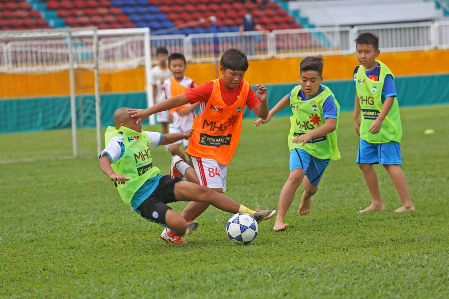 Các thí sinh đã thể hiện lối chơi nhiệt huyết trong các màn thi đấu đối kháng. Ảnh: Văn Ngọc