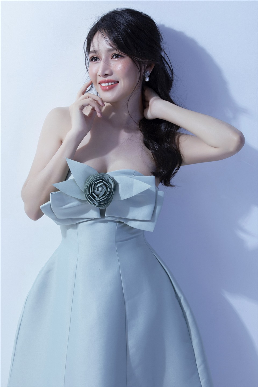 Khi thay đổi thể loại cũng như hình ảnh trong phim "Nhà không bán", Văn Phượng nói cô không ngại thử sức với thể loại kinh dị bởi mỗi vai diễn luôn để lại cho cô nhiều trải nghiệm mới. Khi thay đổi thể loại cũng như hình ảnh trong phim