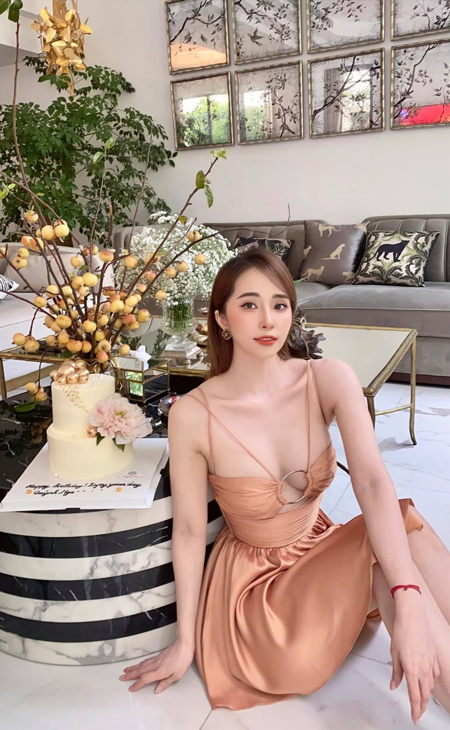 Nữ diễn viên sinh năm 1988 thường xuyên diện những bộ đồ tôn vóc dáng hình thể. Ảnh: ST