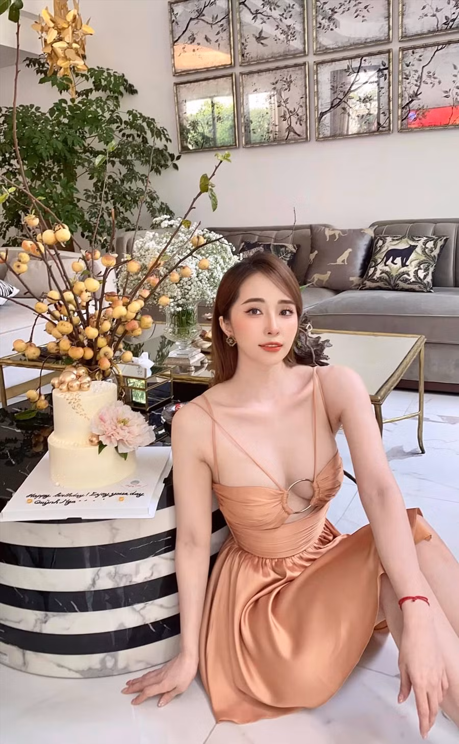 Nữ diễn viên sinh năm 1988 thường xuyên diện những bộ đồ tôn vóc dáng hình thể. Ảnh: ST