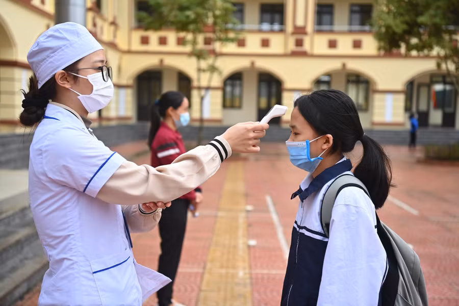 Sau nghỉ tết Nguyên đán, tất cả các tỉnh, thành trên cả nước sẽ cho học sinh trở lại trường thay vì phần lớn học trực tuyến như vừa qua. ĐẬU TIẾN ĐẠT